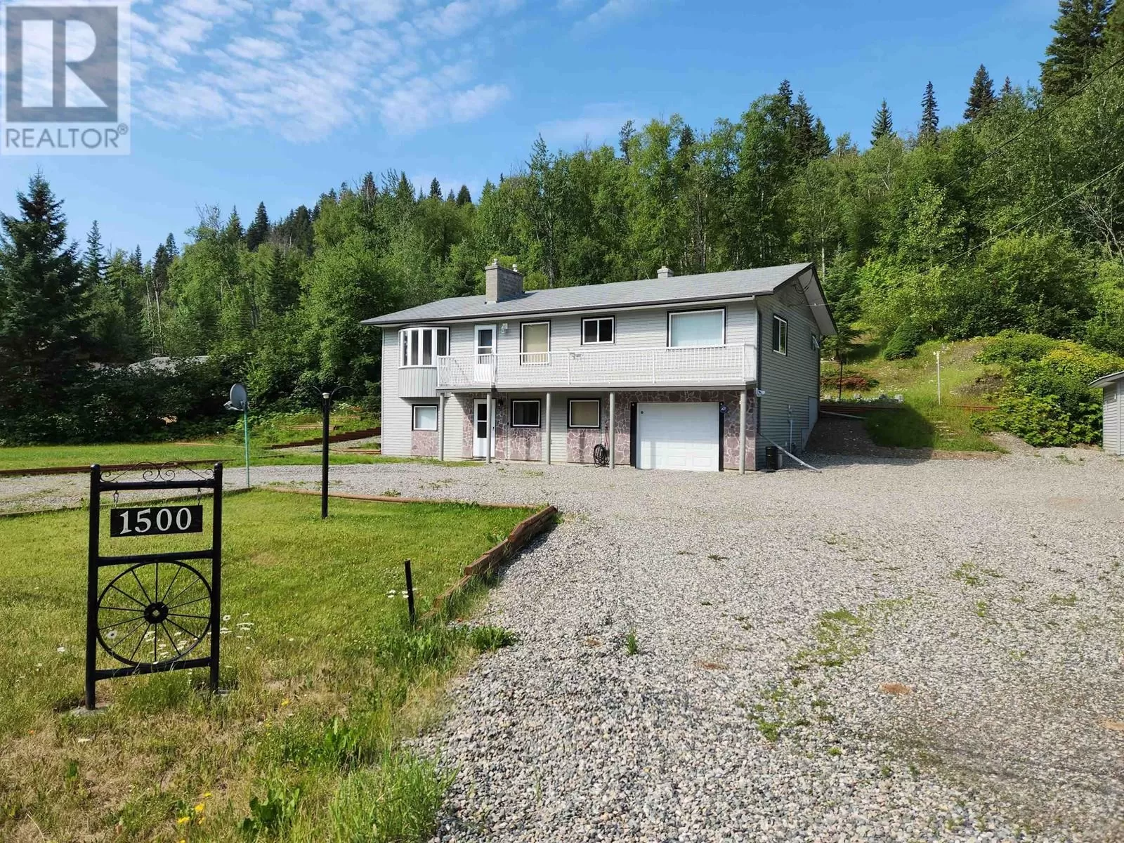 House for rent: 1500 West Fraser Road, Quesnel, British Columbia V2J 6J1