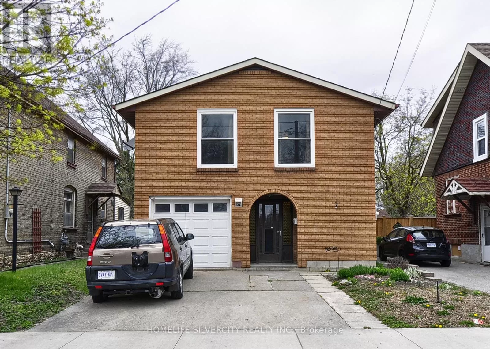 Duplex for rent: 152 Elgin St, Brantford, Ontario N3S 5A5