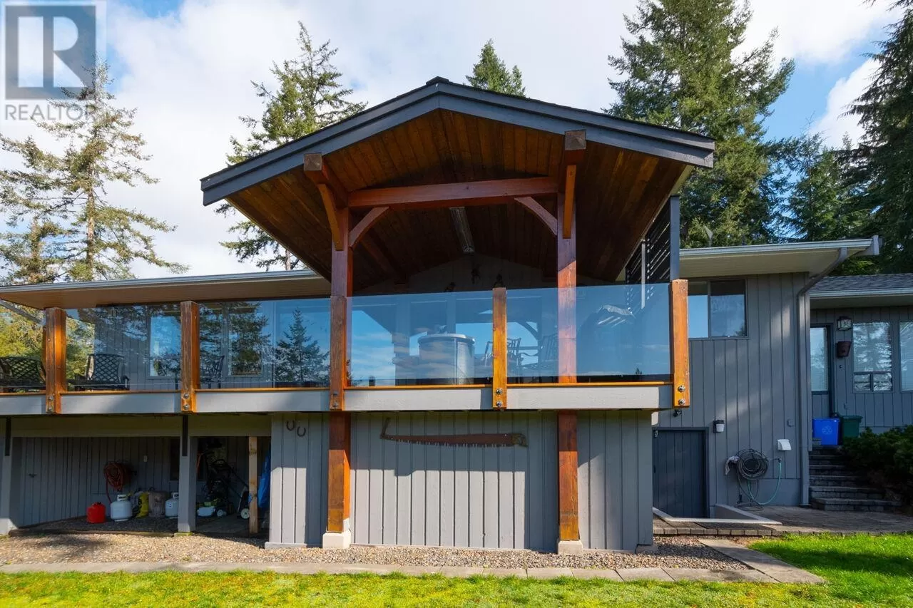 House for rent: 1526 Whitesails Drive, Bowen Island, British Columbia V0N 1G2