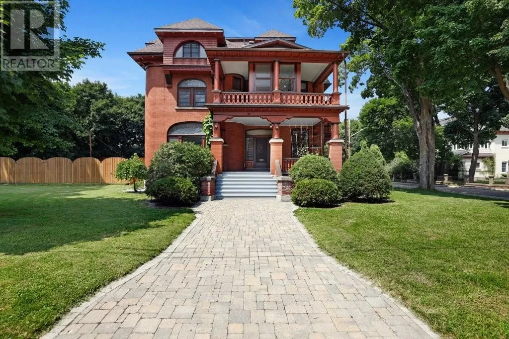 House for rent: 154 Quarry Avenue, Renfrew, Ontario K7V 2W4