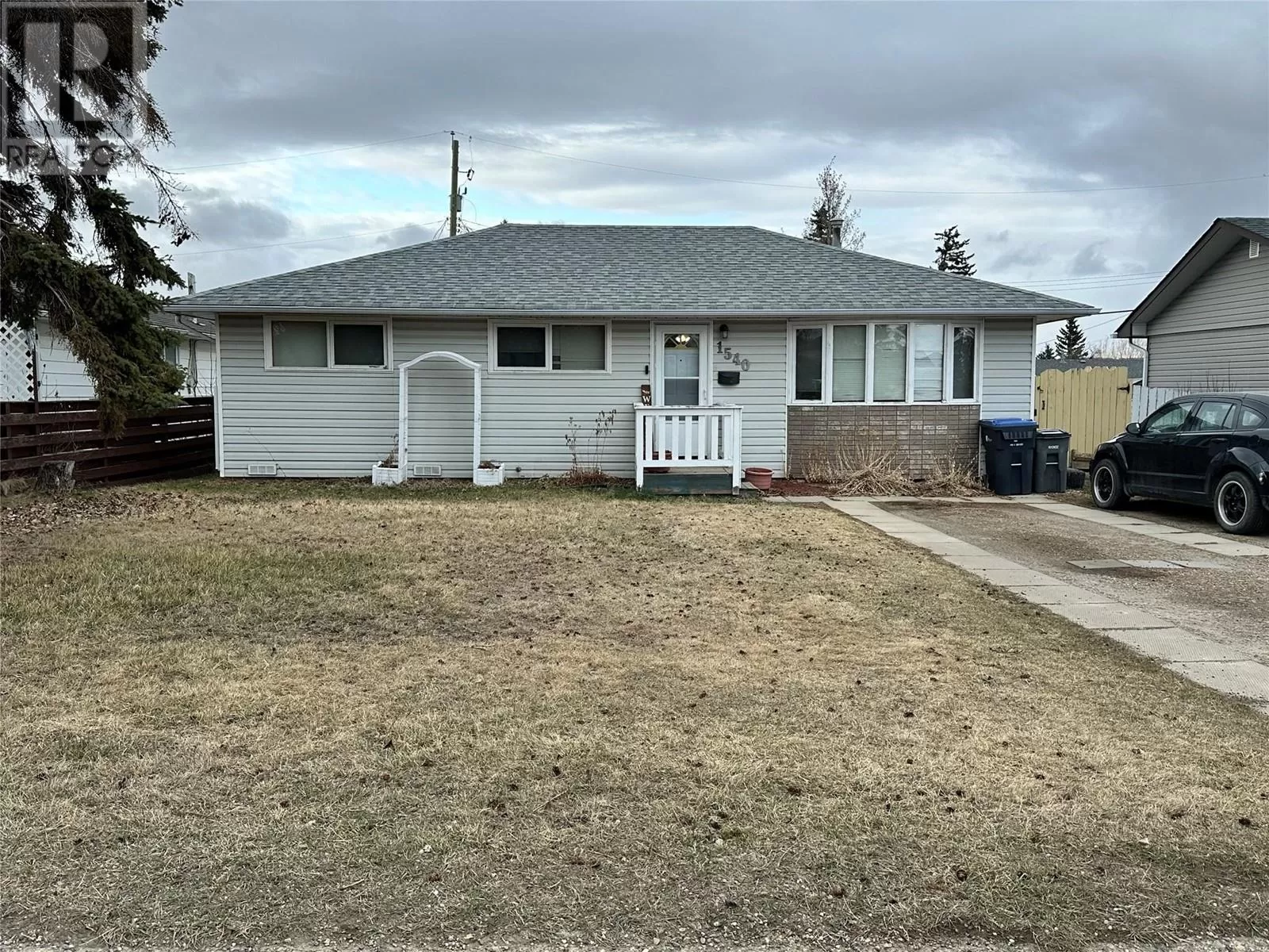 House for rent: 1540 115 Avenue, Dawson Creek, British Columbia V1G 3C5