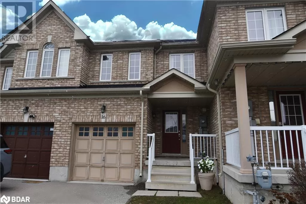 Row / Townhouse for rent: 16 Lancaster Court, Barrie, Ontario L4M 0G1