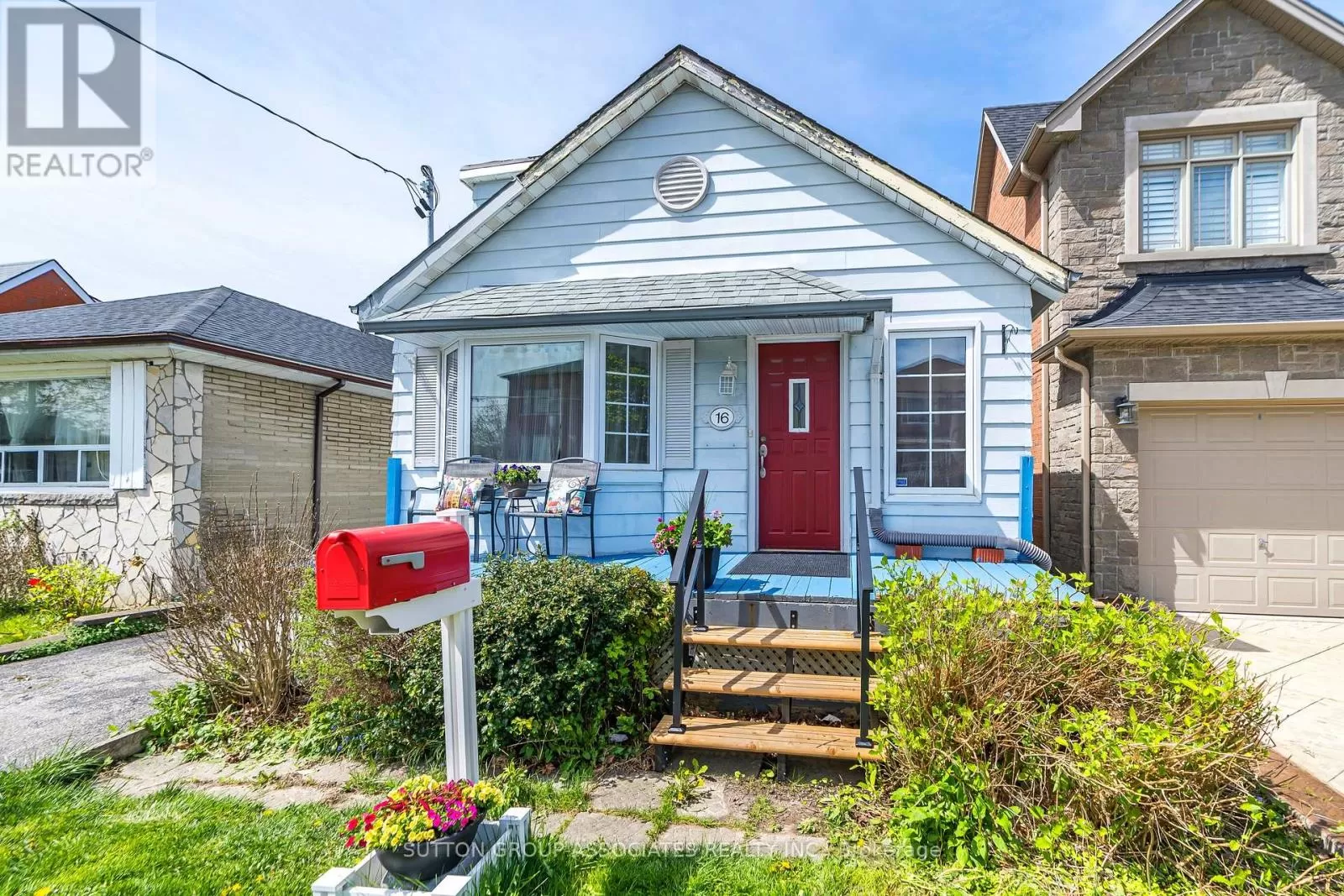 House for rent: 16 North Bonnington Avenue, Toronto, Ontario M1K 1X2