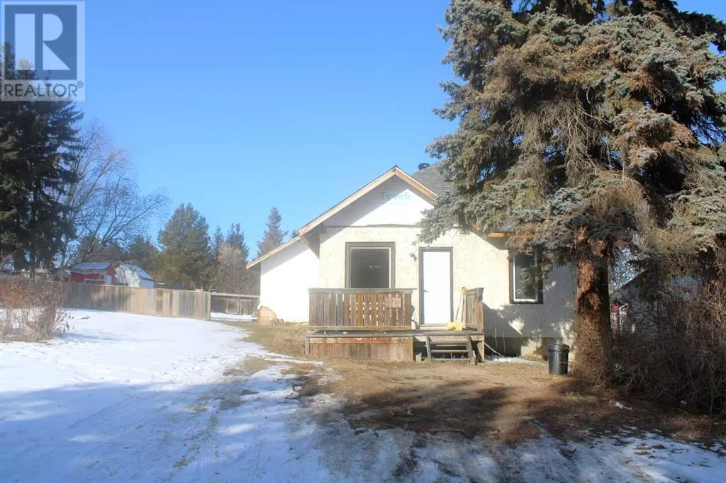 House for rent: 16 Sullivan Street, Rural Lacombe County, Alberta T0C 2N0