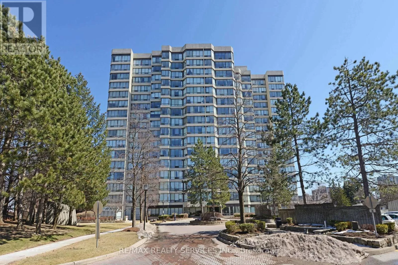 Apartment for rent: 1609 - 26 Hanover Road, Brampton, Ontario L6S 4T2