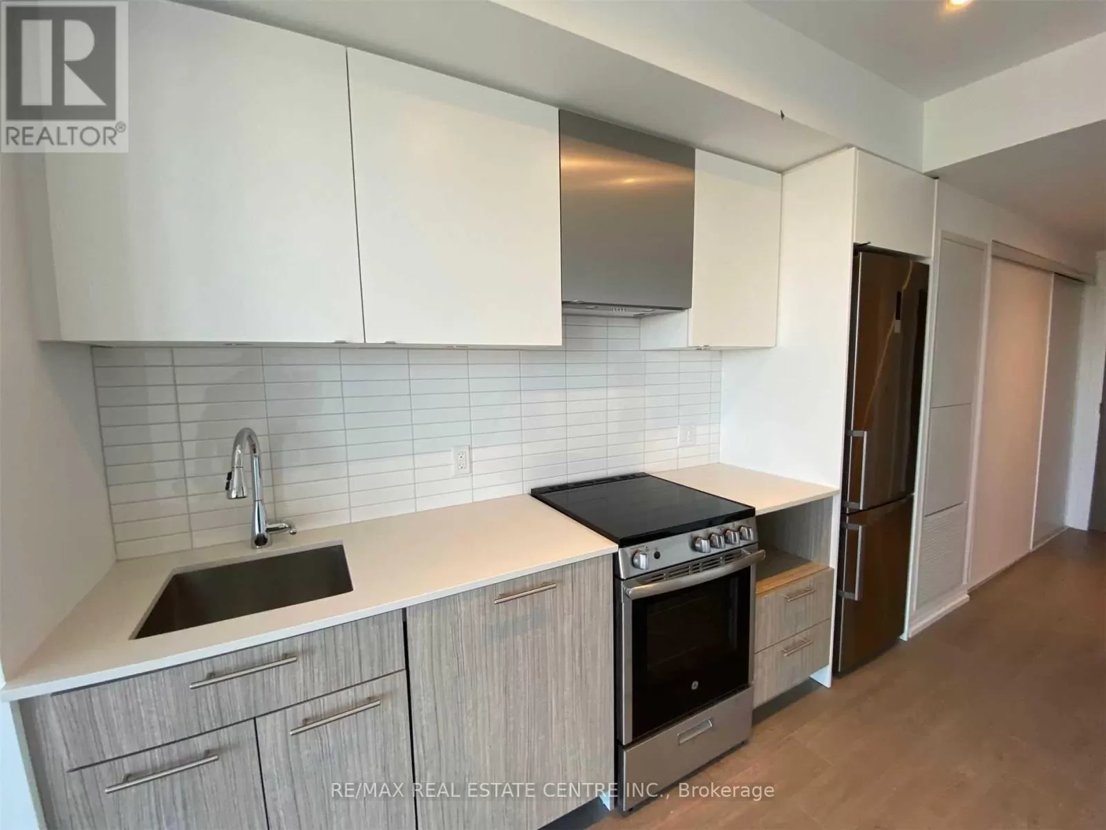 Apartment for rent: 1613 - 251 Jarvis Street E, Toronto, Ontario M5B 0C3