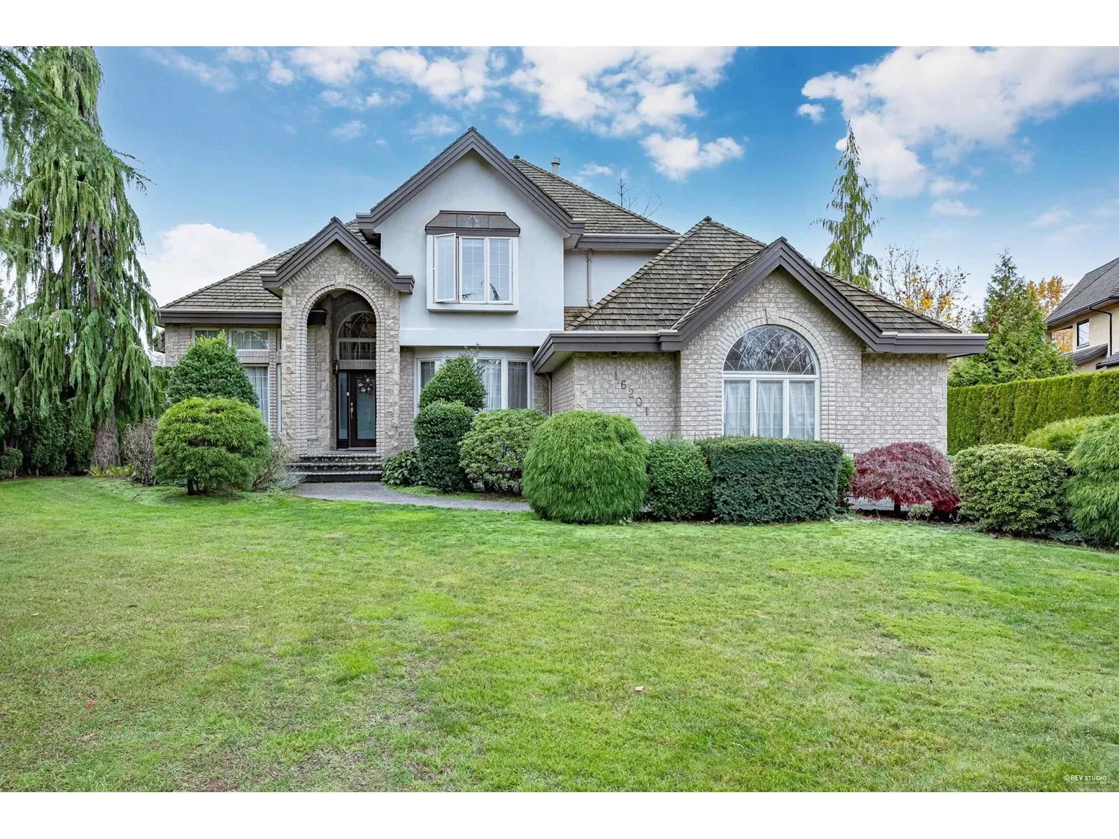 House for rent: 16201 Morgan Creek Crescent, Surrey, British Columbia V3Z 0J2
