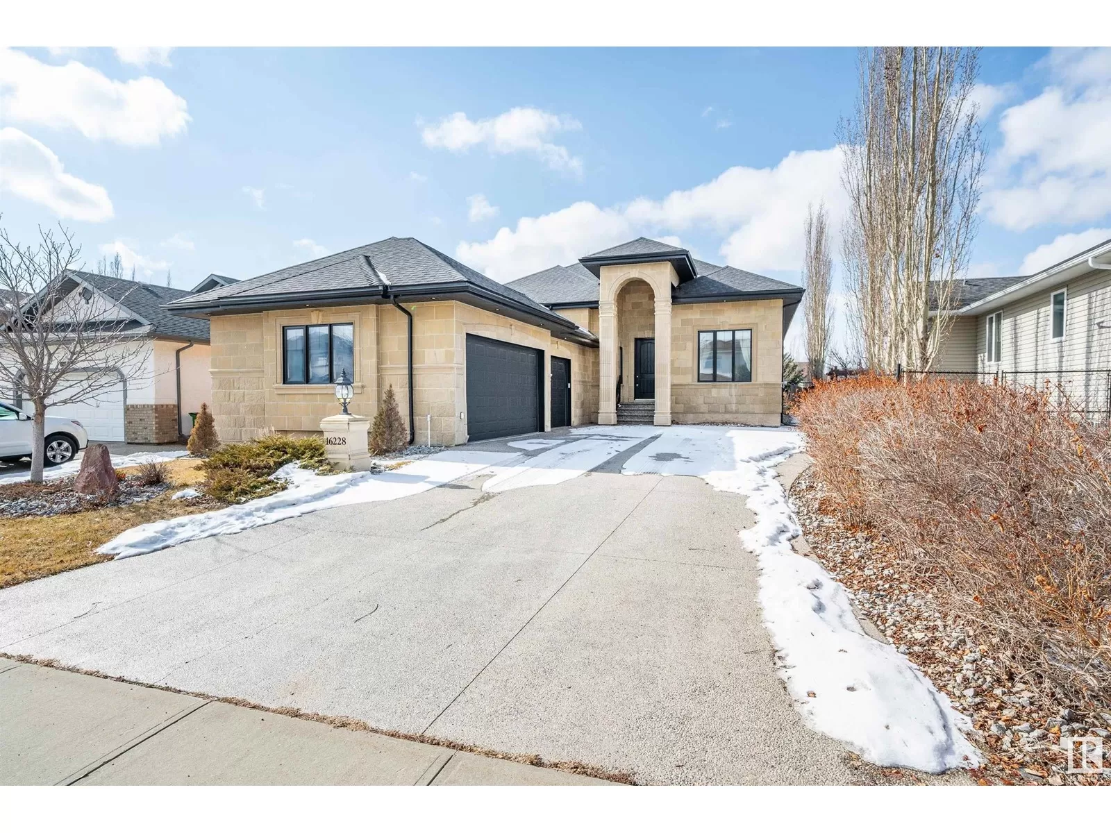 House for rent: 16228 2 St Ne, Edmonton, Alberta T5Y 3K6