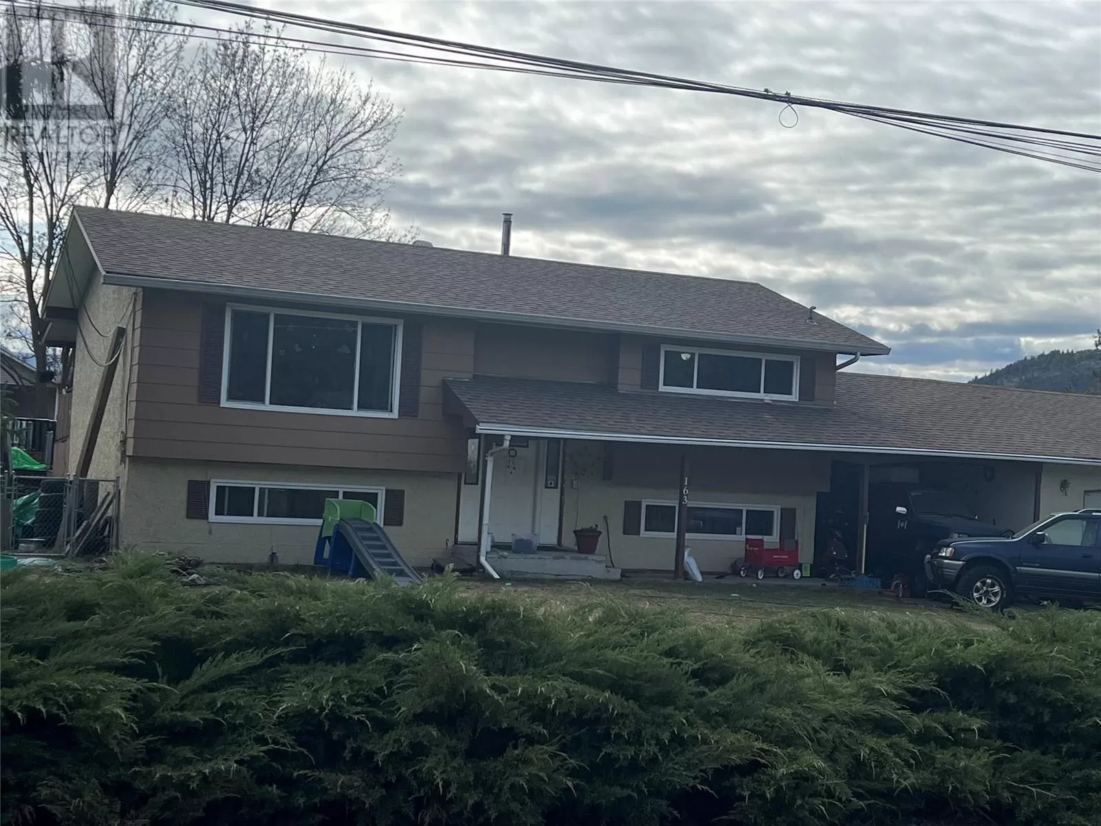 House for rent: 163 Cariboo Road, Kelowna, British Columbia V1V 2E4
