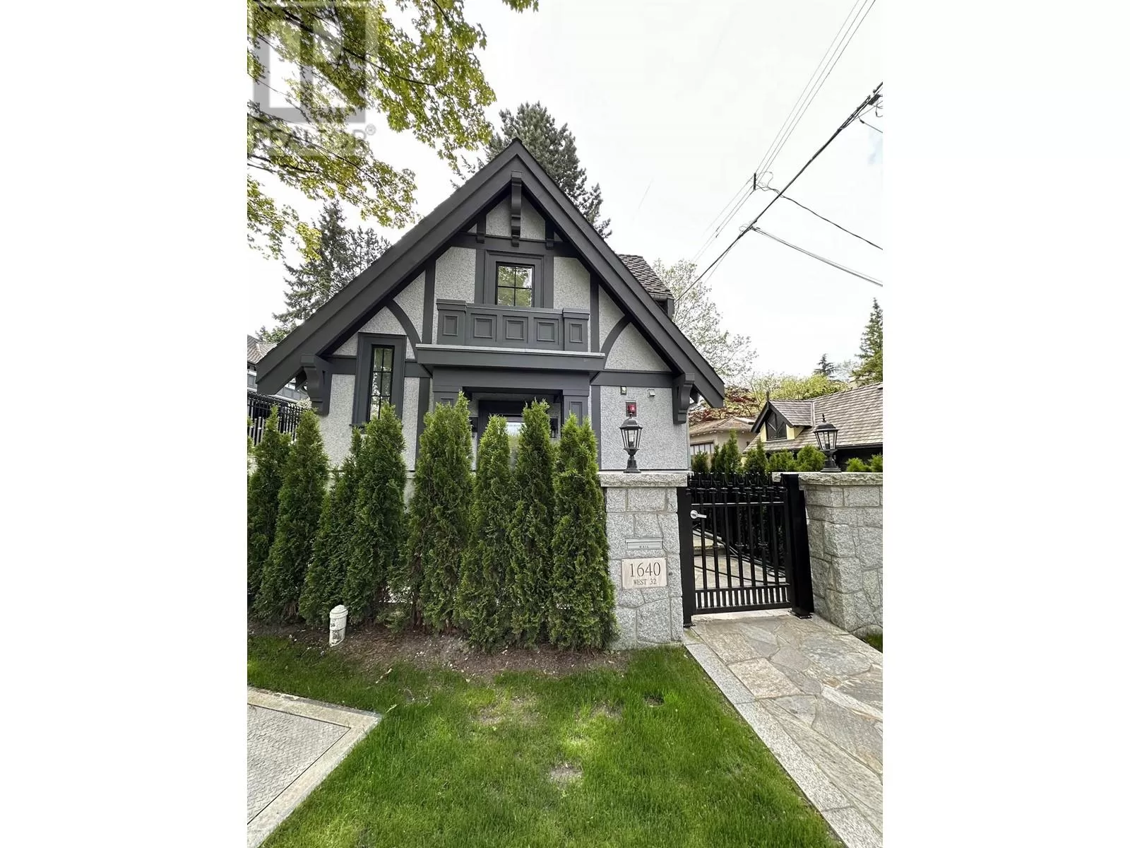 House for rent: 1640 W 32 Avenue, Vancouver, British Columbia V6J 4E4
