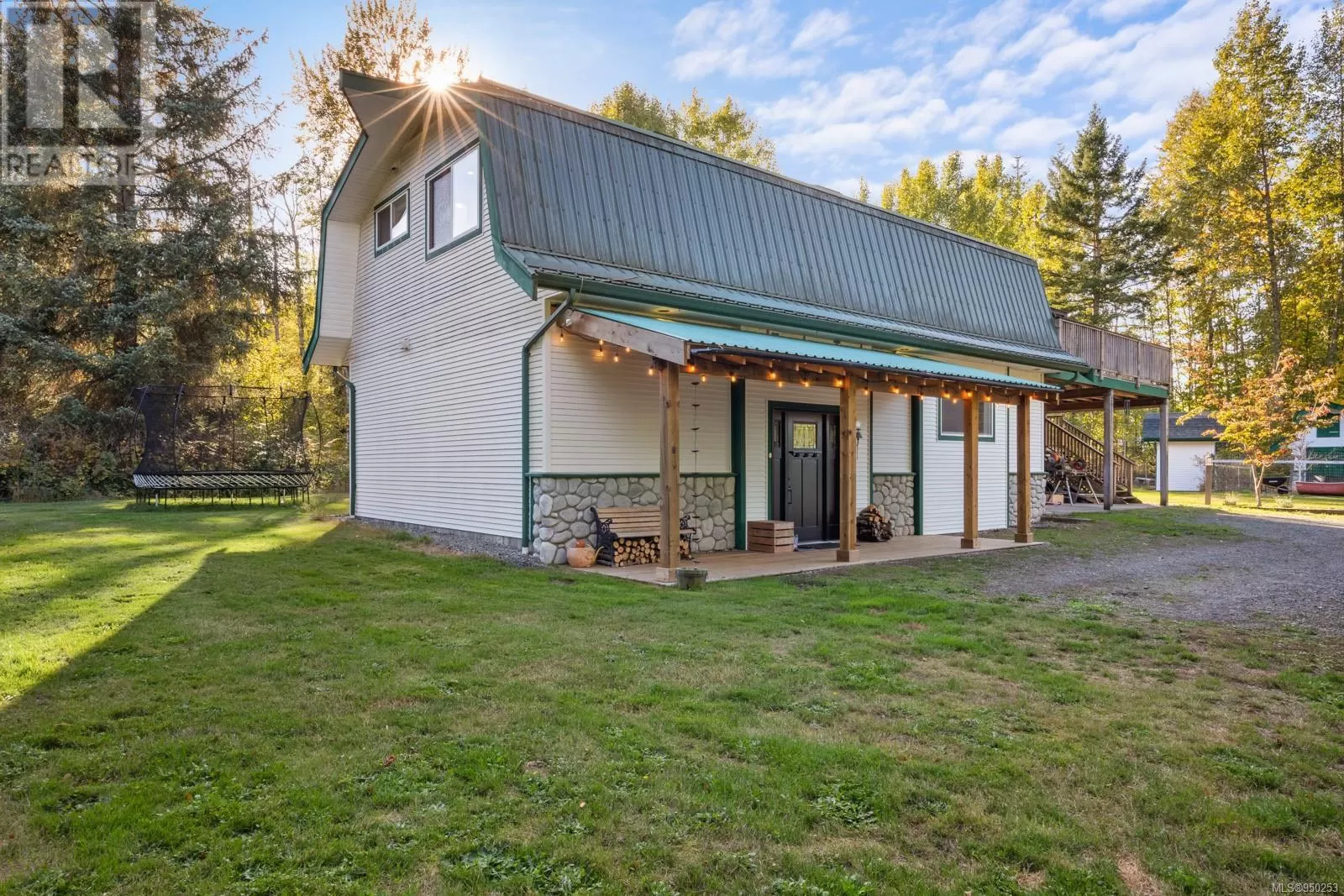 House for rent: 1649 Stephan Rd, Merville, British Columbia V9J 1G2
