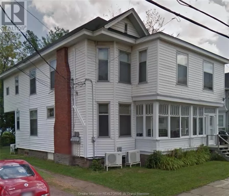 Fourplex for rent: 165-165 1/2 Wesley St, Moncton, New Brunswick E1C 4W2