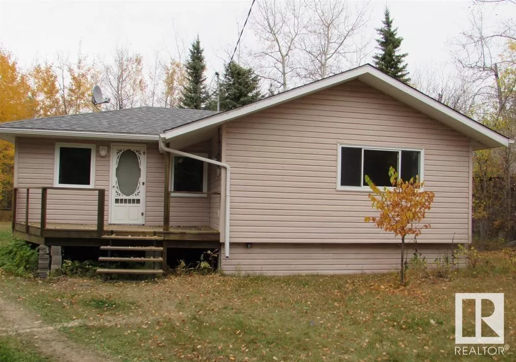 House for rent: 1678 Block 9 Poplar St, Calling Lake, Alberta T0G 0K0