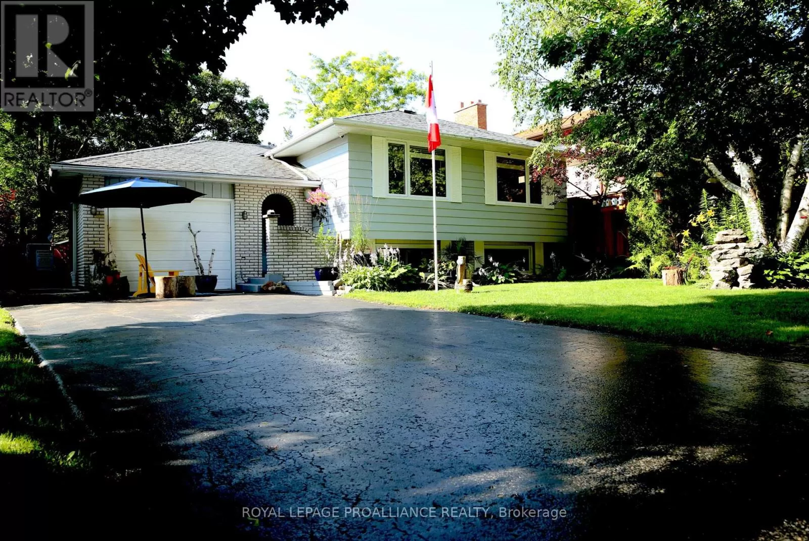 House for rent: 17 Briarwood Crescent, Belleville, Ontario K8N 5J6