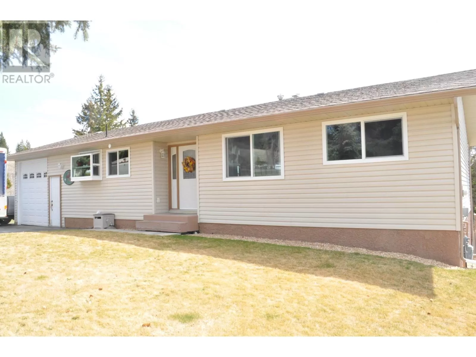 House for rent: 17 Emerald Drive, Logan Lake, British Columbia V0K 1W0