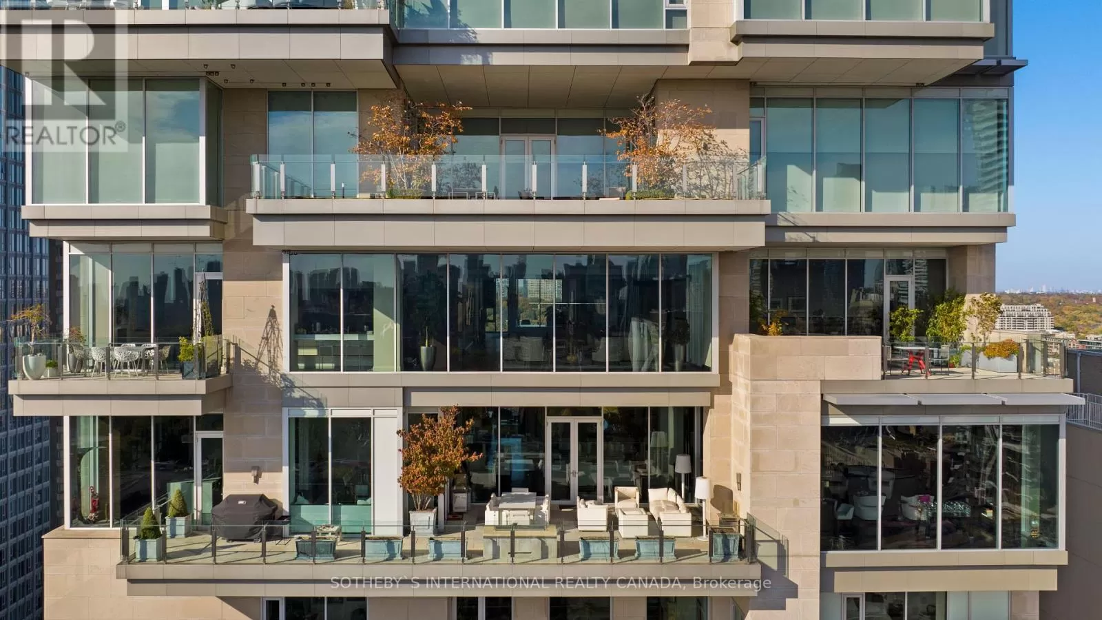 Apartment for rent: 1700 - 155 Cumberland Street, Toronto, Ontario M5R 1A2