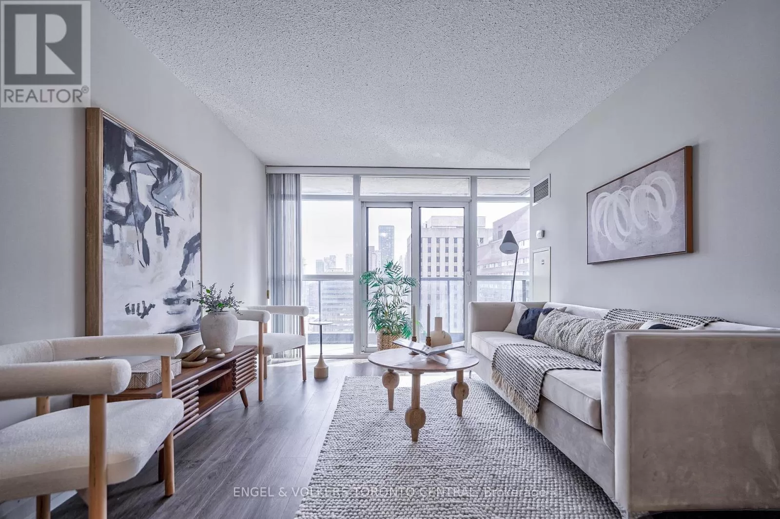 Apartment for rent: 1710 - 21 Carlton Street, Toronto, Ontario M5B 1L3