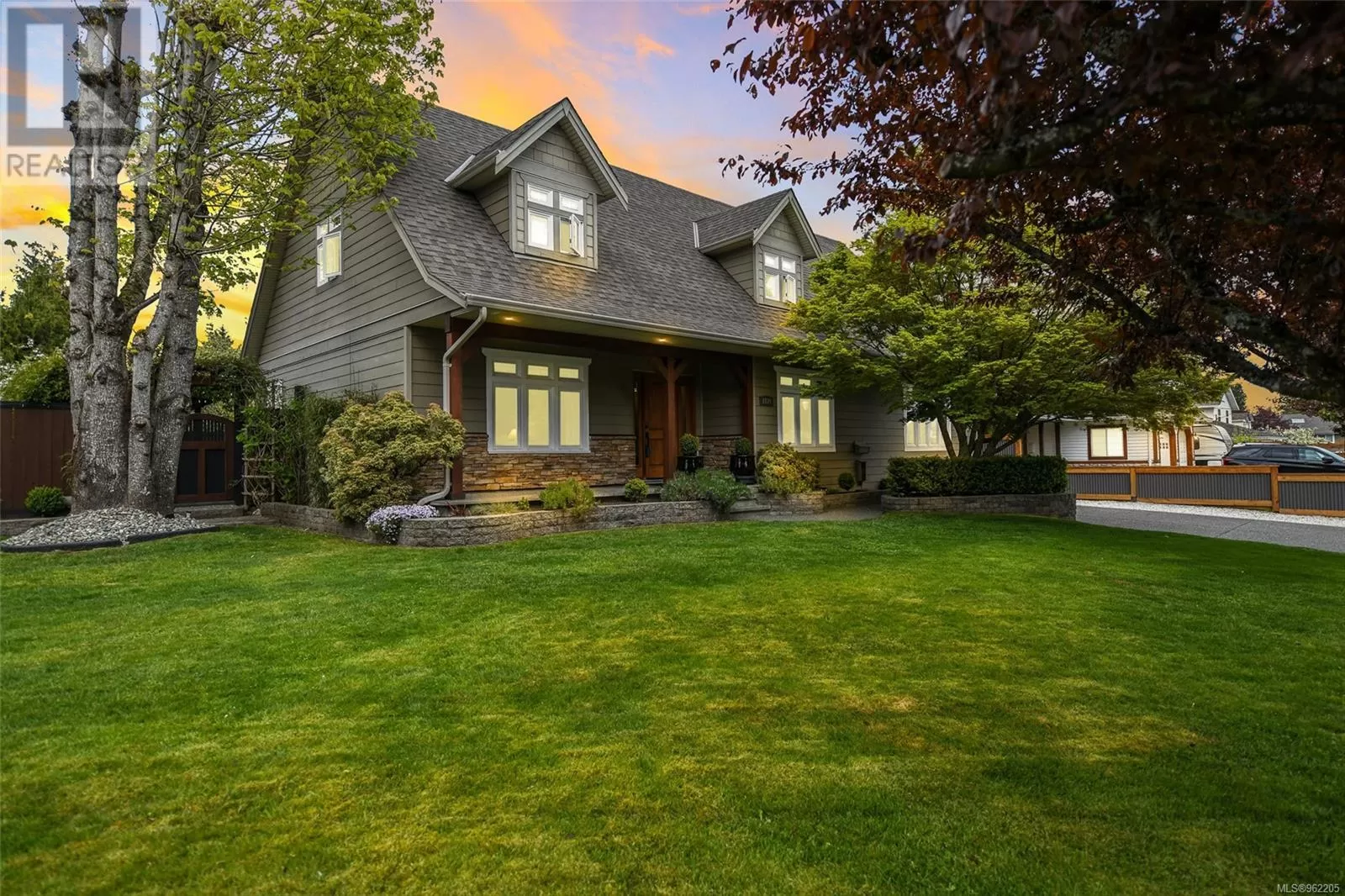 House for rent: 1734 Quatsino Pl, Comox, British Columbia V9M 1B9