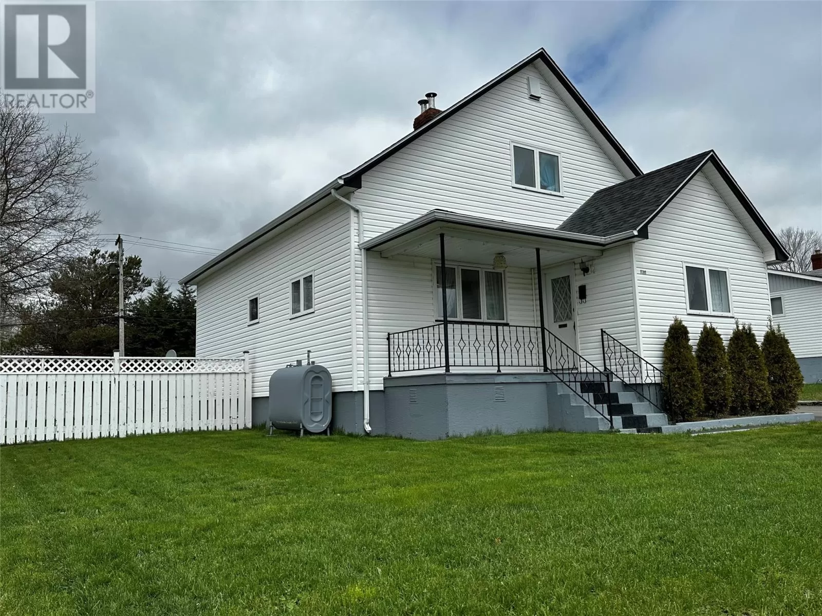 House for rent: 174 Lincoln Road, Grand Falls-Windsor, Newfoundland & Labrador A2A 1P5
