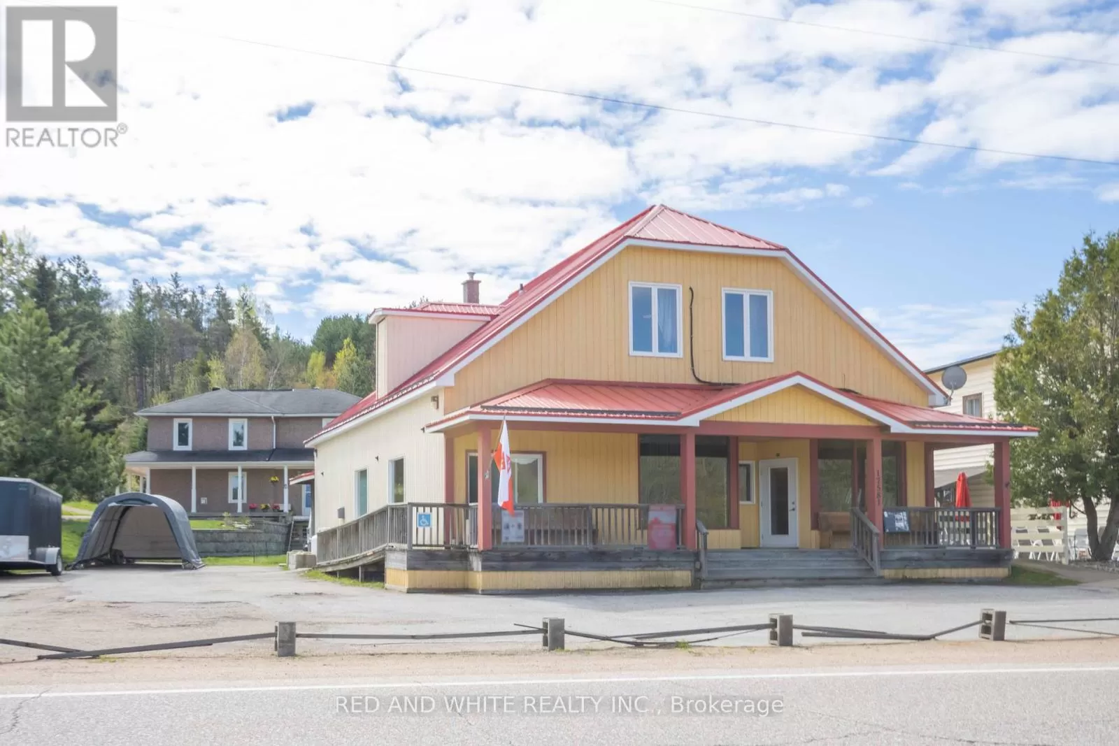 Residential Commercial Mix for rent: 17581 Highway 60, Madawaska Valley, Ontario K0J 2N0