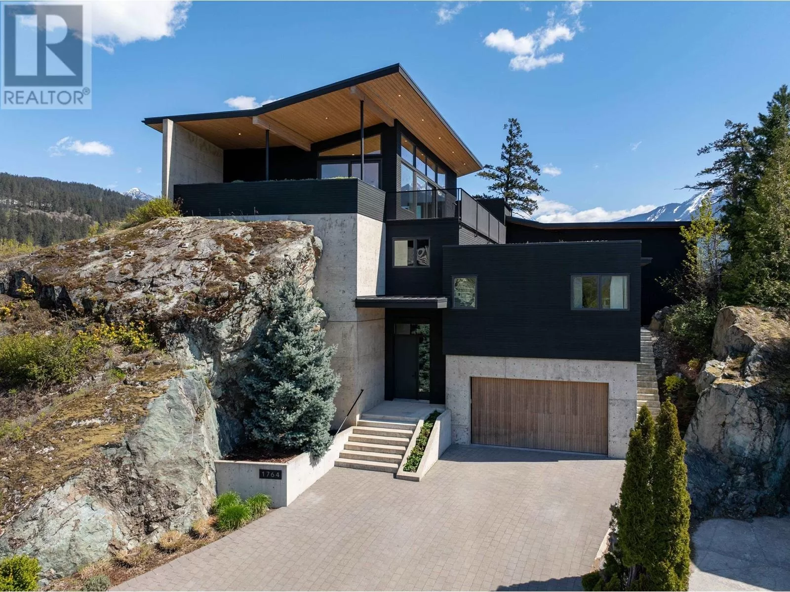 House for rent: 1764 Pinewood Drive, Pemberton, British Columbia V0N 2L3