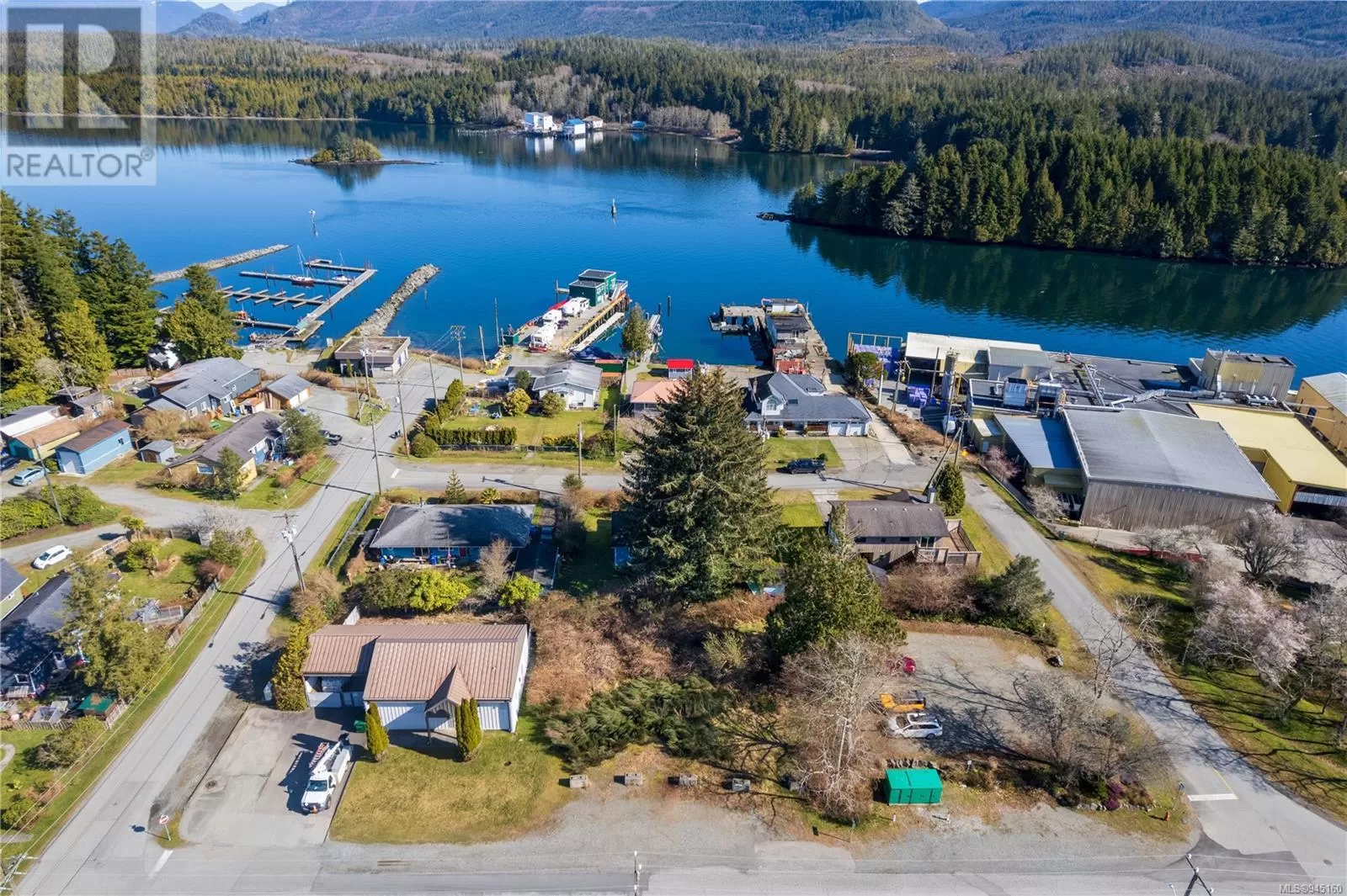 Commercial Mix for rent: 1767 Cedar Rd, Ucluelet, British Columbia V0R 3A0