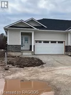 Row / Townhouse for rent: 177 Hawthorne Crescent, Kemble, Ontario N0H 1S0