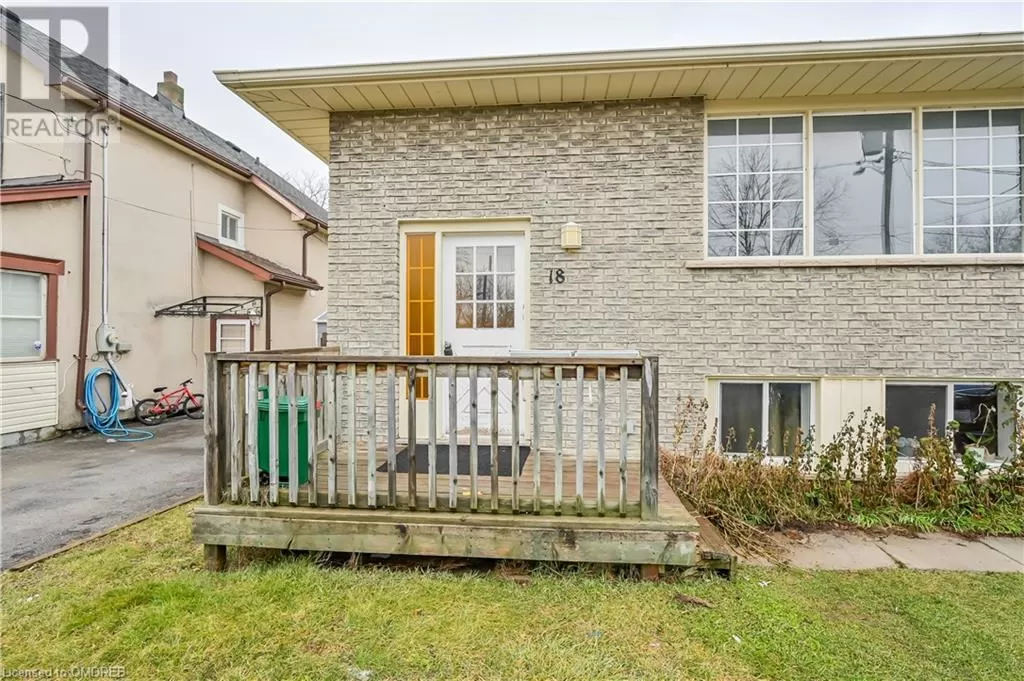 Duplex for rent: 18 Antwerp Street, St. Catharines, Ontario L2S 1V8