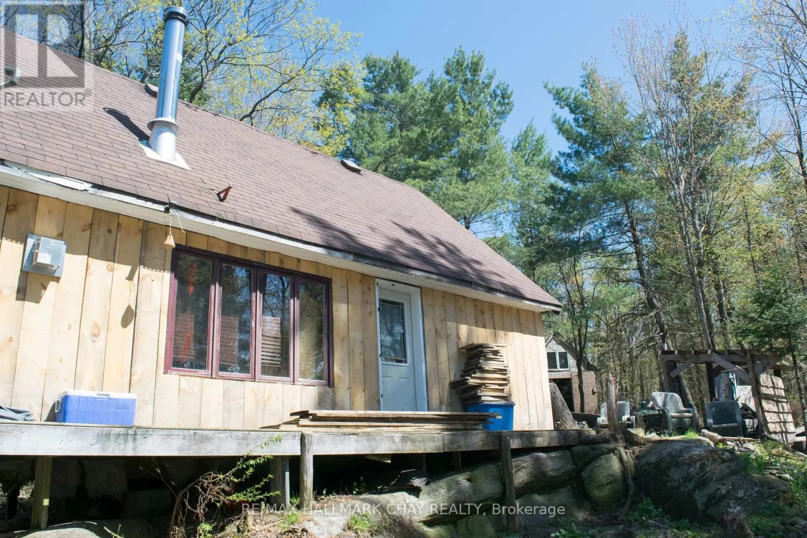 House for rent: 1800 Bear Cave Rd, Muskoka Lakes, Ontario P0C 1J0
