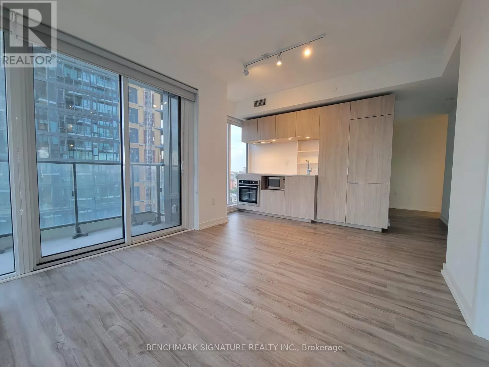 Apartment for rent: 1810 - 77 Shuter Street, Toronto, Ontario M5B 0B8