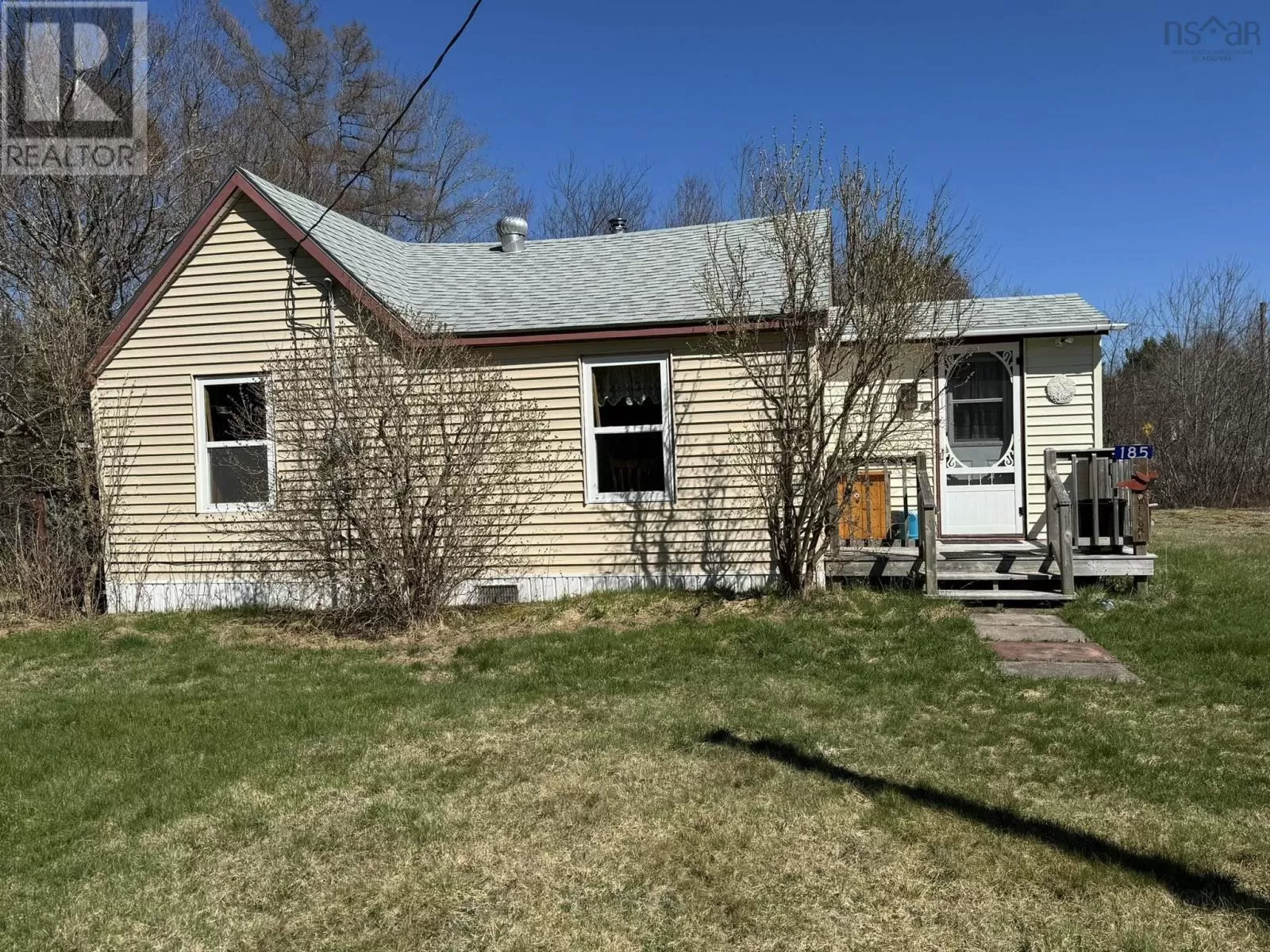 House for rent: 185 Highway 3, Sable River, Nova Scotia B0T 1V0