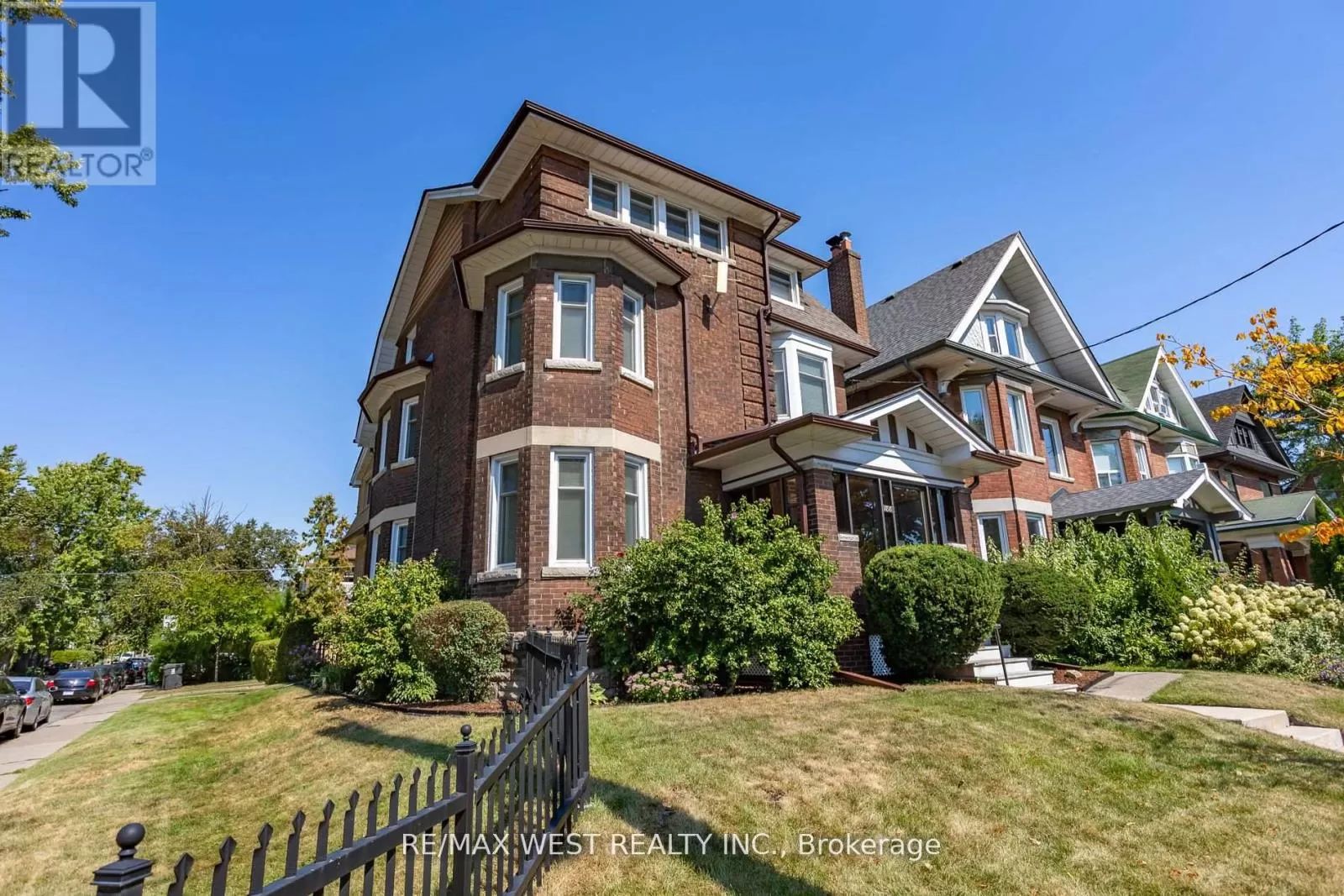 House for rent: 188 Humberside Avenue, Toronto, Ontario M6P 1K5