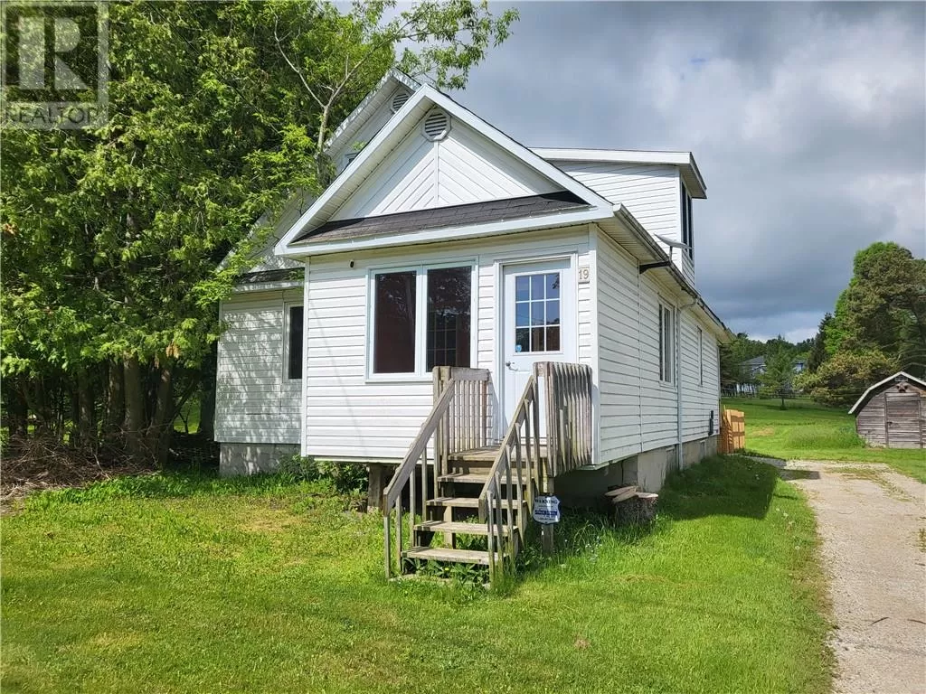 House for rent: 19 Gore Street, Gore Bay, Ontario P0P 1H0