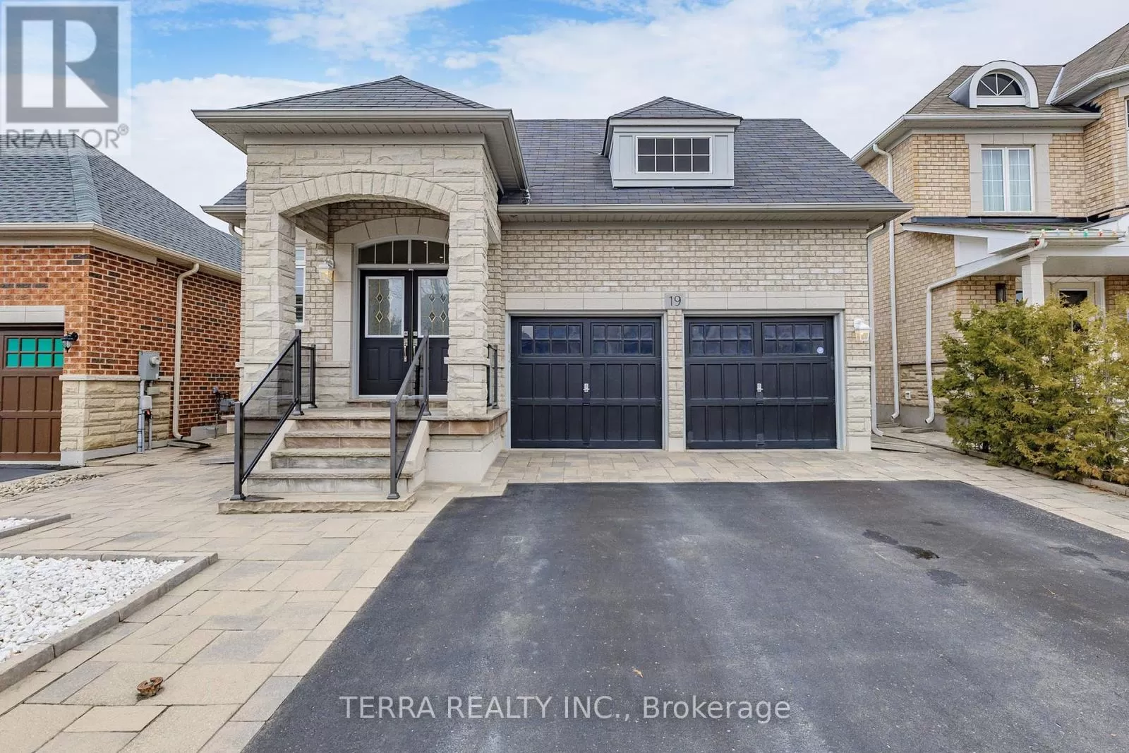 House for rent: 19 Isaiah Drive, Vaughan, Ontario L4H 0C3