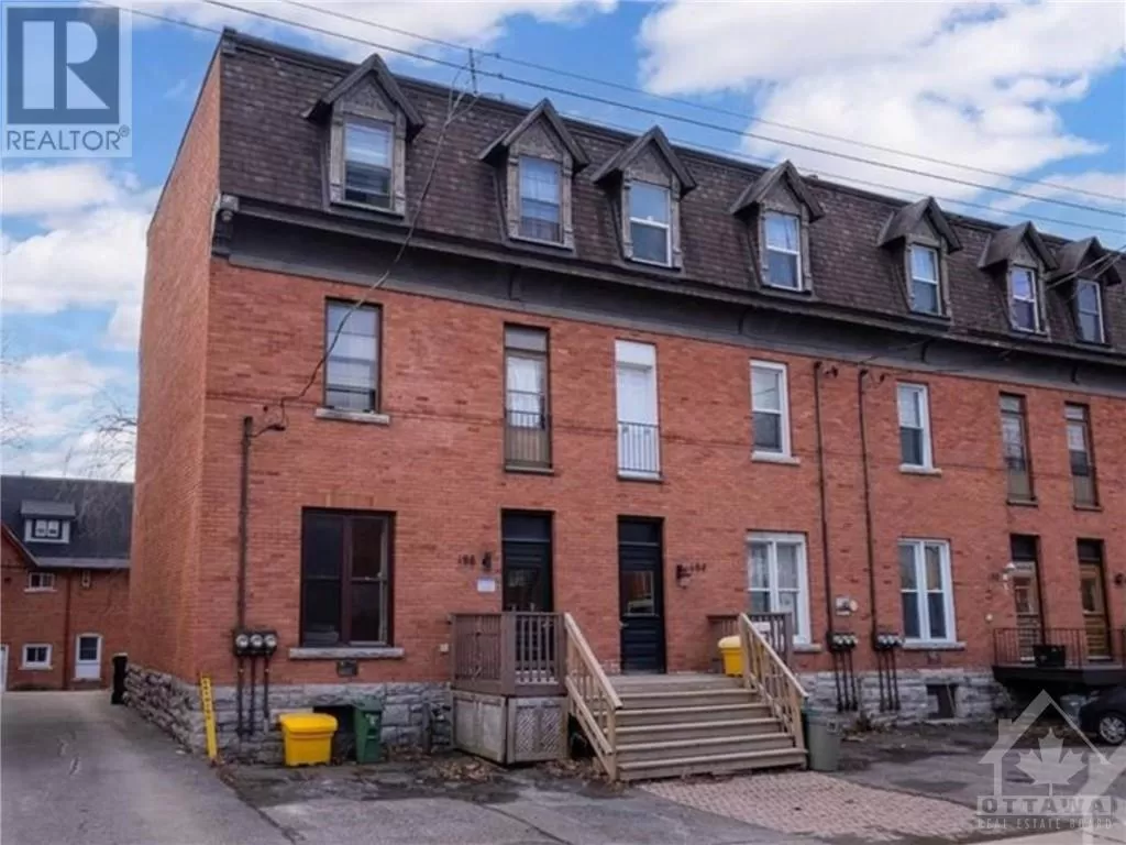 Triplex for rent: 196 Osgoode Street, Ottawa, Ontario K1N 6S8