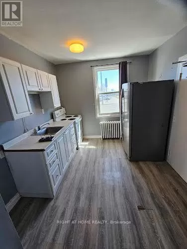 House for rent: 2 - 442 Simcoe Street S, Oshawa, Ontario L1H 4J6