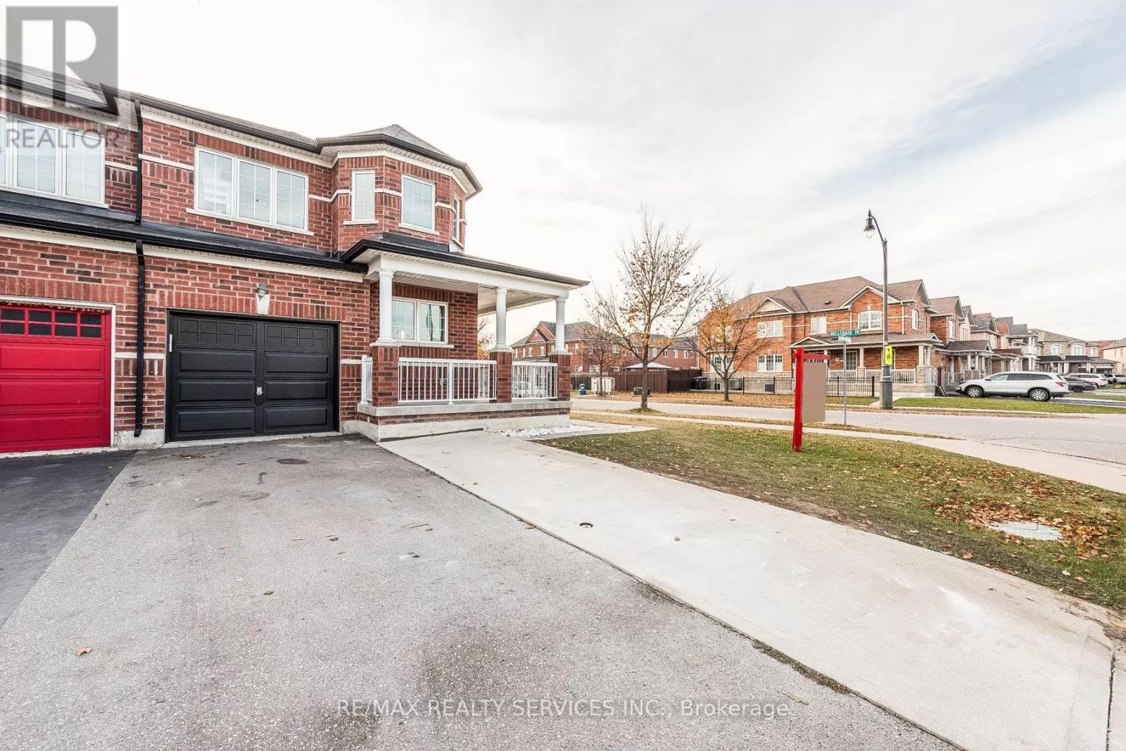 House for rent: 2 Burnstown Circ, Brampton, Ontario L6P 3M1