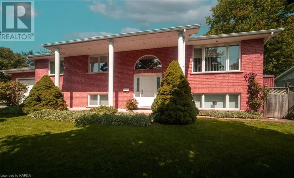House for rent: 2 Forchuk Crescent, Trenton, Ontario K8V 6N1