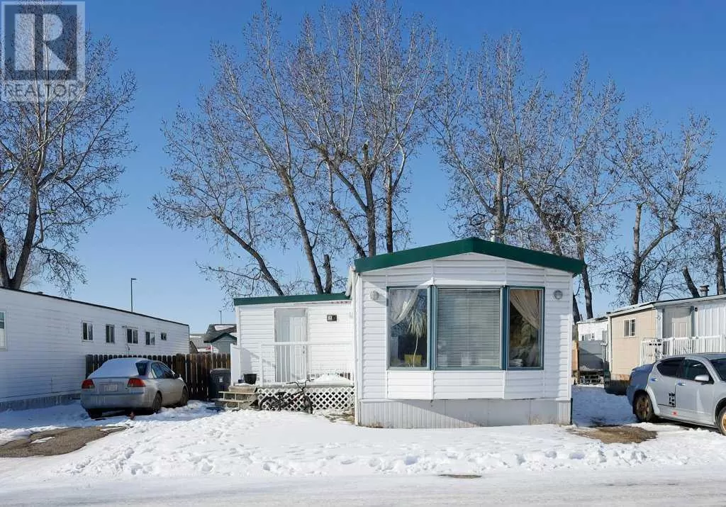 Mobile Home for rent: 20 Greenbrook Village, Brooks, Alberta T1R 0R8
