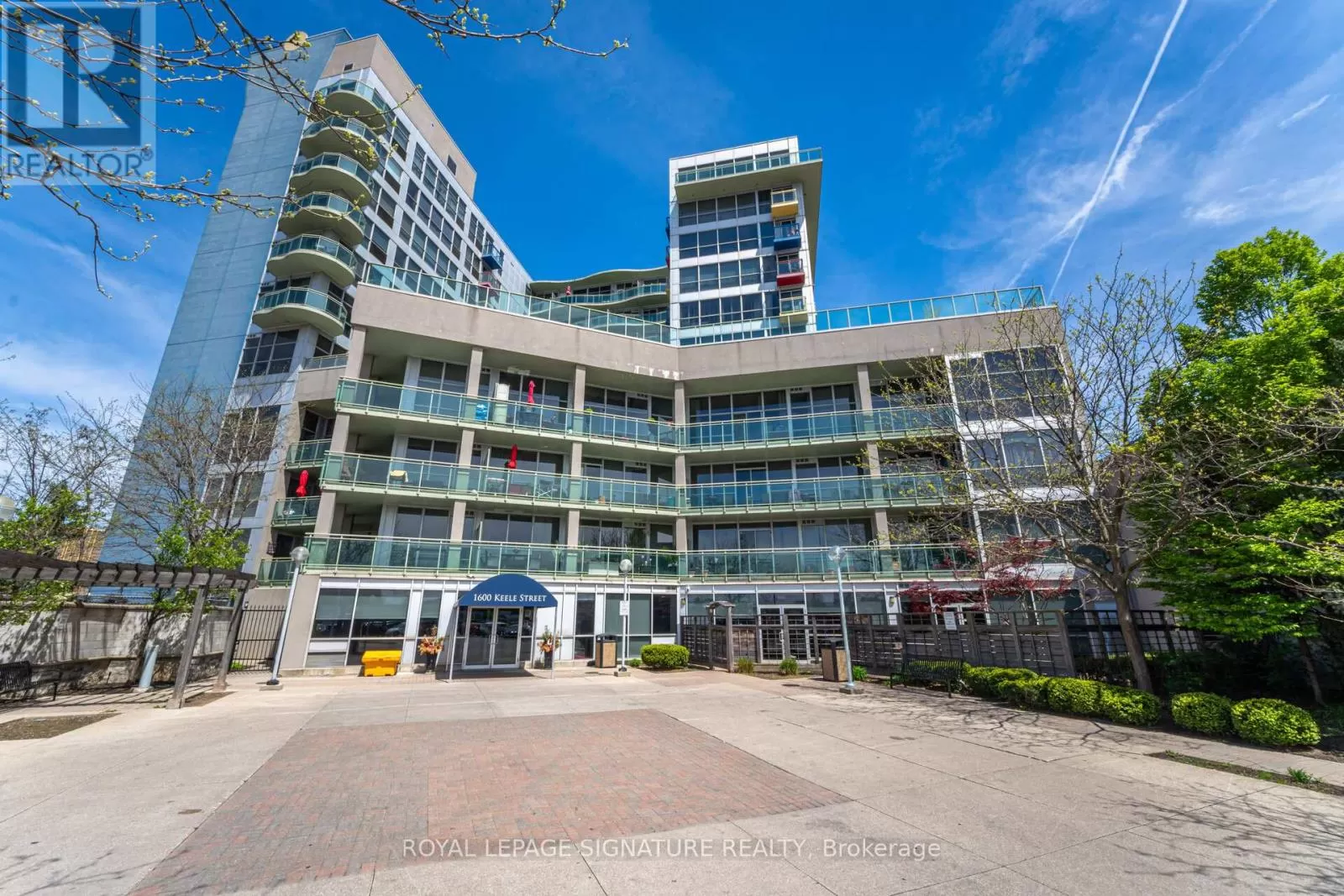 Apartment for rent: 201 - 1600 Keele Street, Toronto, Ontario M5H 5T5