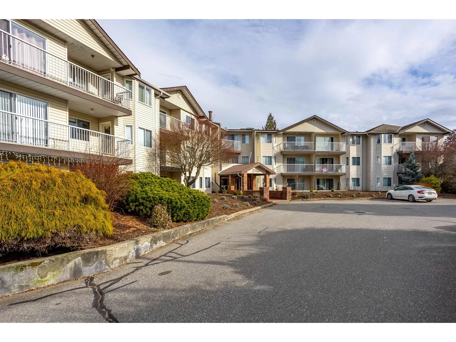Apartment for rent: 201 2780 Ware Street, Abbotsford, British Columbia V2S 7C7