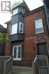 House for rent: 2011 Dundas Street W, Toronto, Ontario M6R 1W7