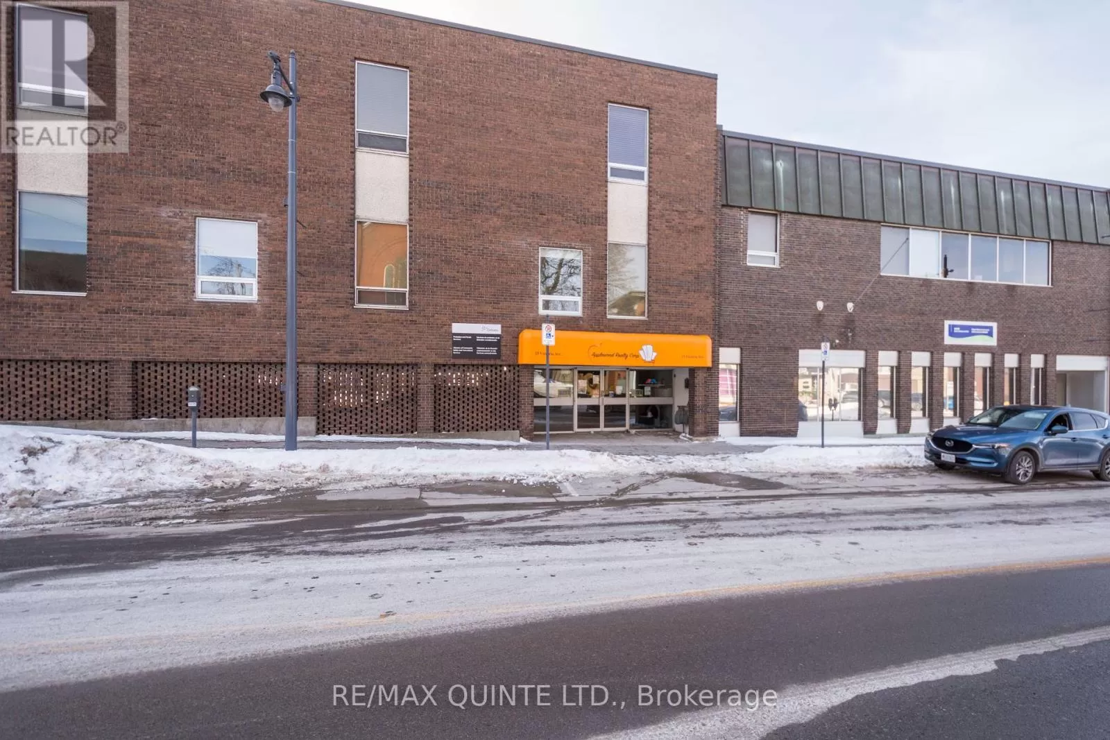 Offices for rent: #202 -15 Victoria Ave, Belleville, Ontario K8N 1Z5
