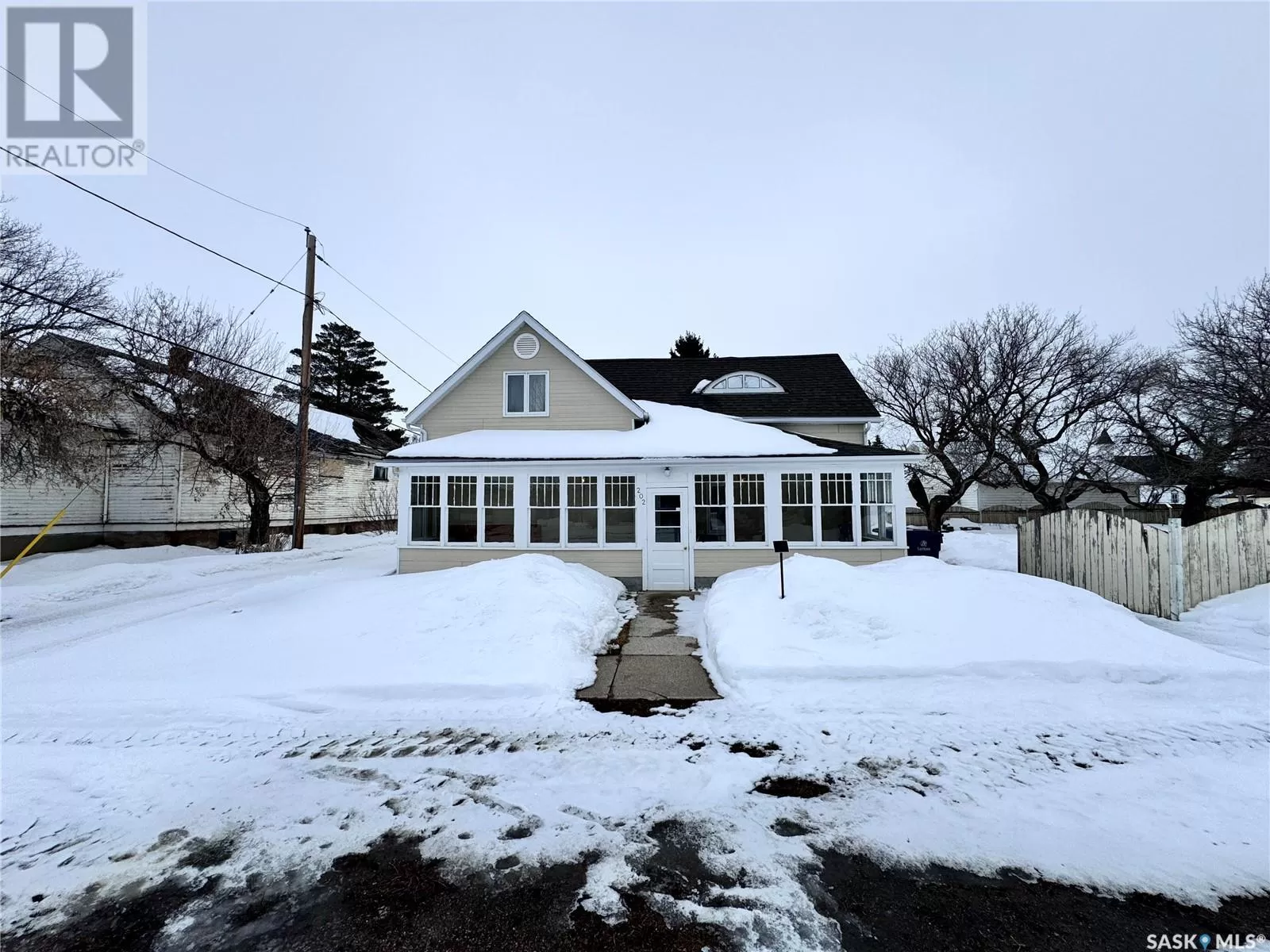 House for rent: 202 1st Avenue, Harris, Saskatchewan S0L 1K0