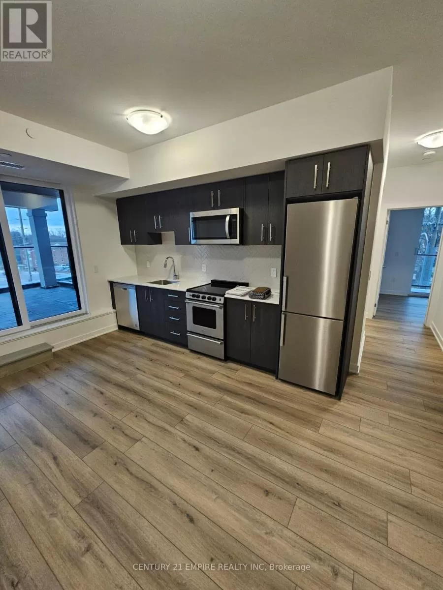 Apartment for rent: 202 - 312 Erb Street, Waterloo, Ontario N2L 0K9