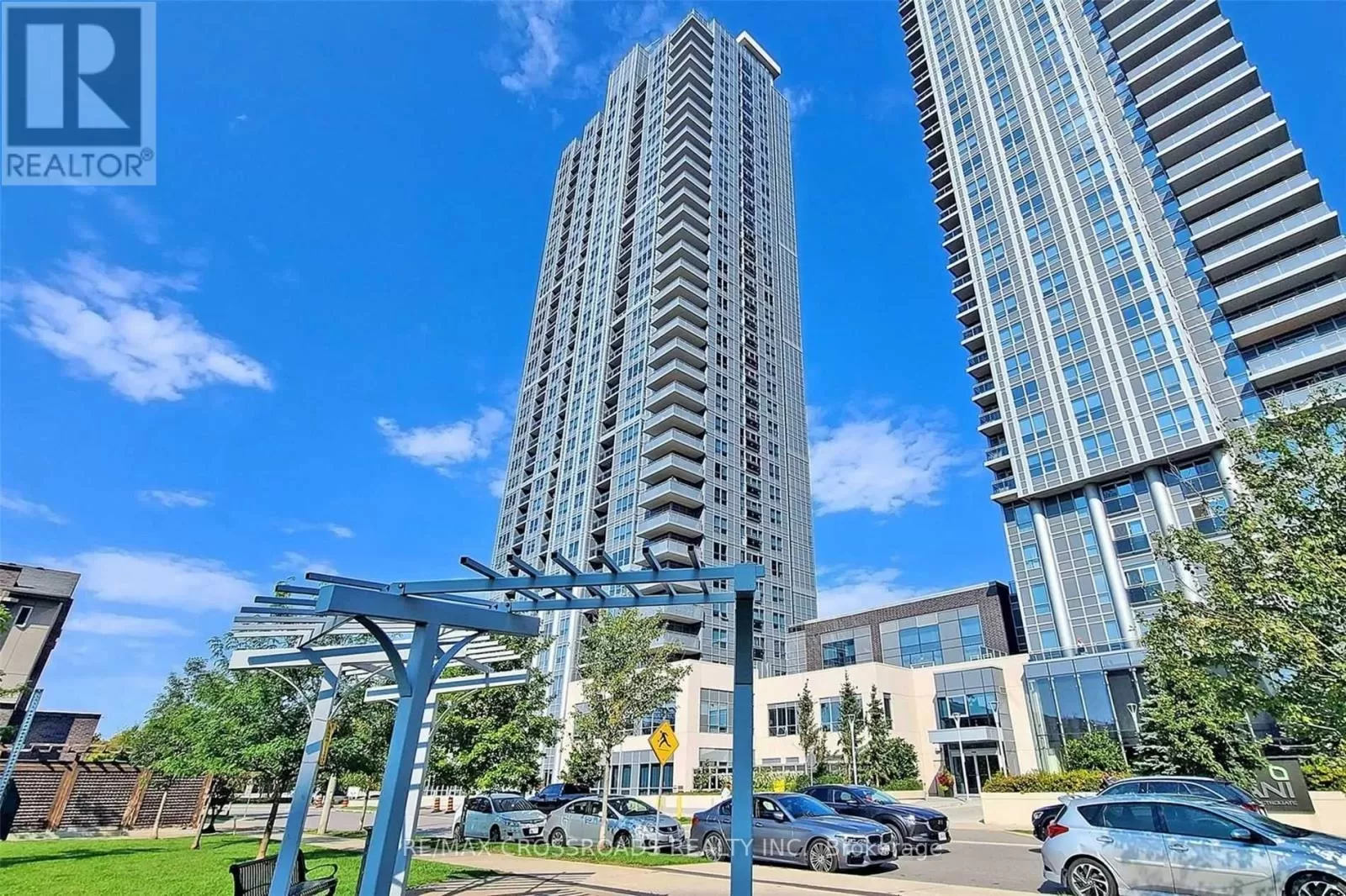 Apartment for rent: 2022 - 275 Village Green Square, Toronto, Ontario M1S 0L8