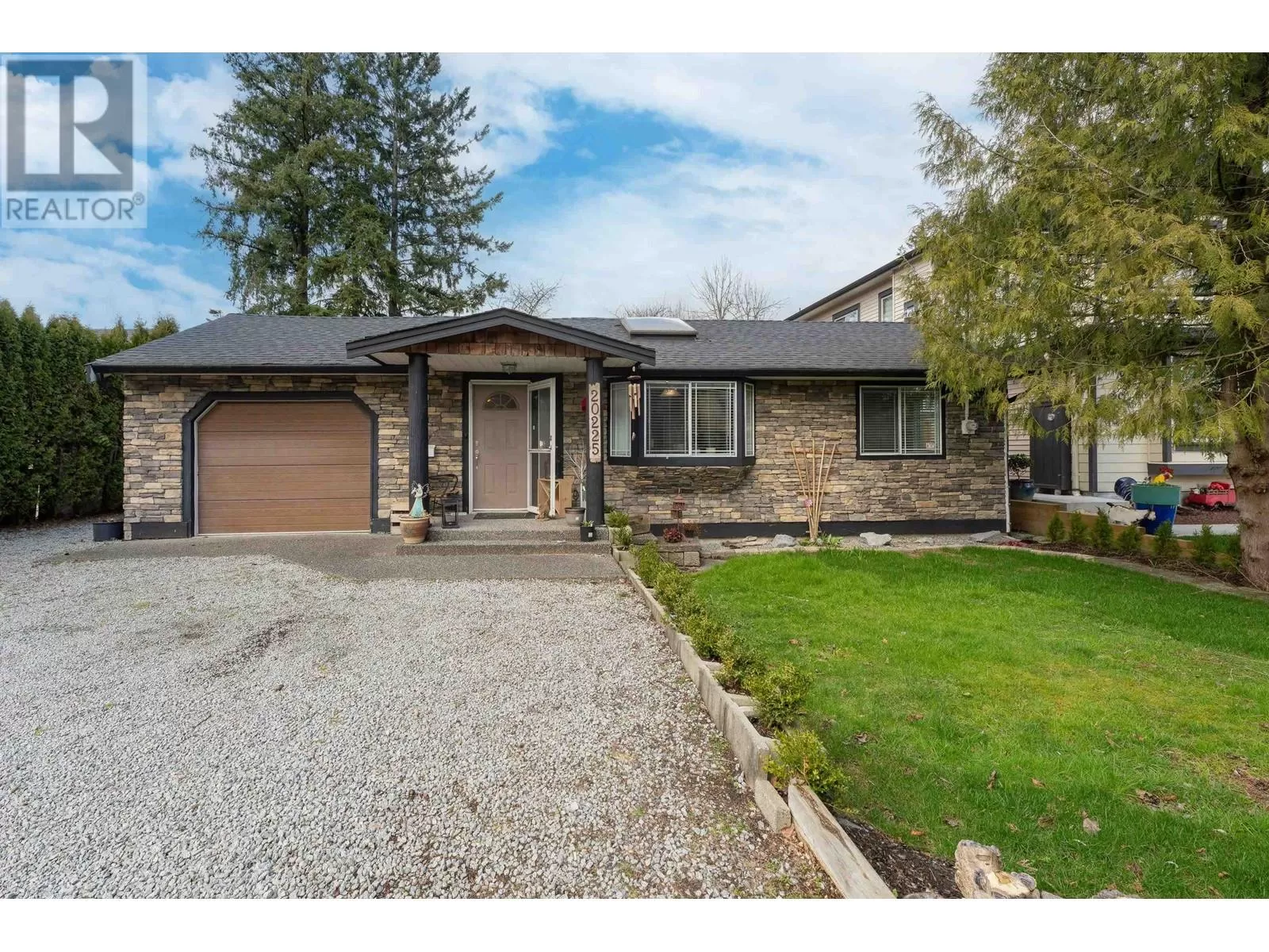 House for rent: 20225 Lorne Avenue, Maple Ridge, British Columbia V2X 1E9