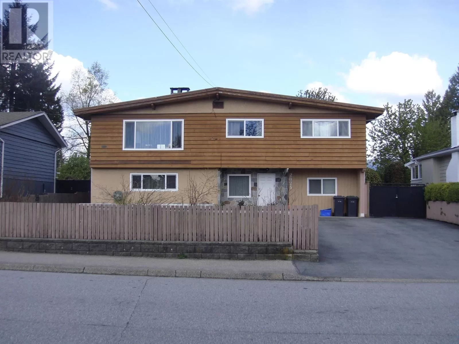 House for rent: 2025 Regan Avenue, Coquitlam, British Columbia V3J 3C3