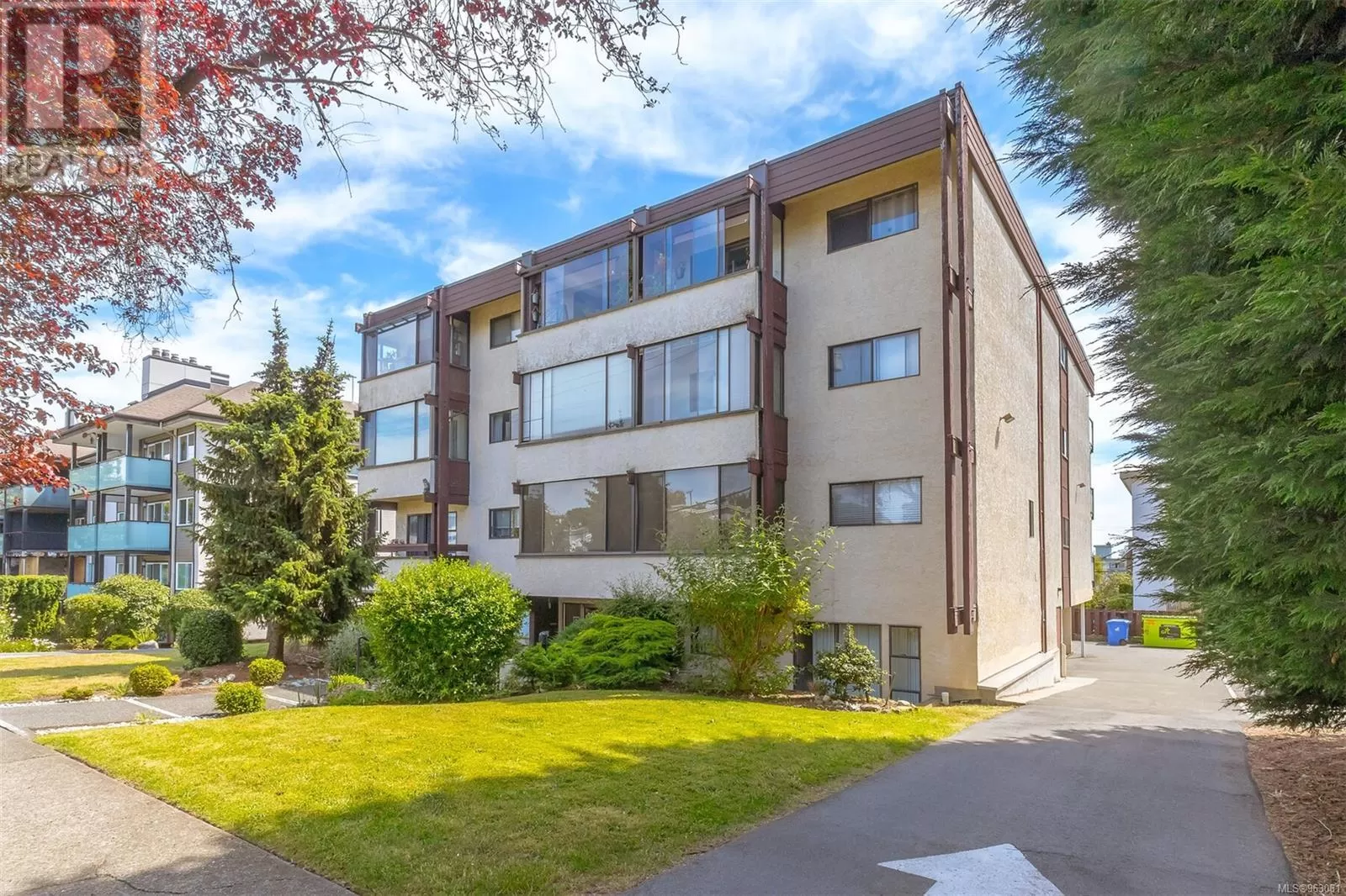 Apartment for rent: 203 1537 Morrison St, Victoria, British Columbia V8R 4K1