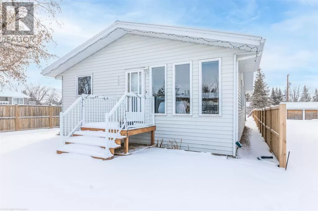 House for rent: 203 5 Avenue W, Maidstone, Saskatchewan S0M 1M9
